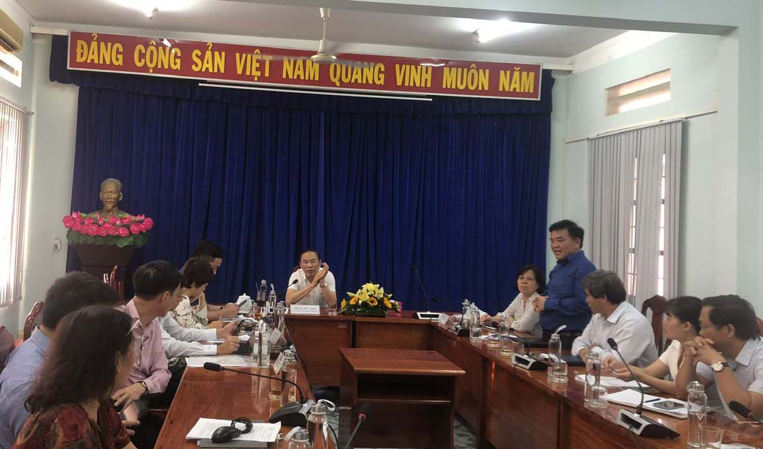 THỨ TRƯỞNG BỘ NÔNG NGHIỆP VÀ PHÁT TRIỂN NÔNG THÔN PHÙNG ĐỨC TIẾN ĐẾN THĂM VÀ LÀM VIỆC TẠI VIỆN NGHIÊN CỨU NUÔI TRỒNG THỦY SẢN III