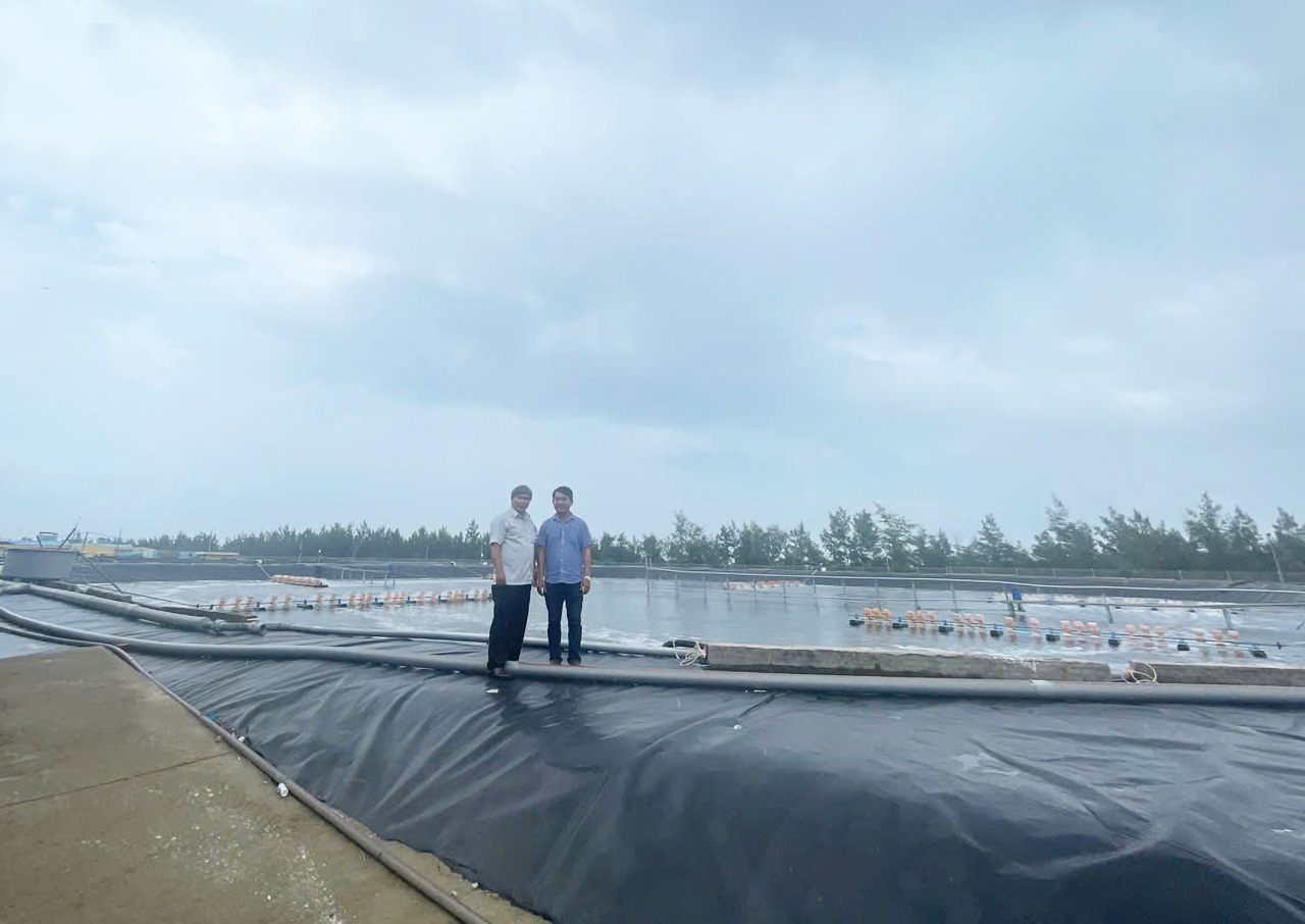 Ký kết hợp tác hỗ trợ sản xuất giống và nuôi thương phẩm giun nhiều tơ với Công ty Kim Hoàng Quảng Nam