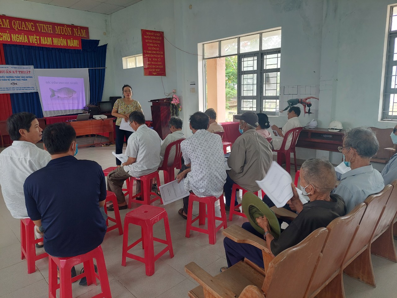 NGHIỆM THU ĐỀ TÀI “NGHIÊN CỨU SẢN XUẤT GIỐNG NHÂN TẠO VÀ NUÔI THƯƠNG PHẨM CÁ DIẾC (CARASSIUS AURATUS) SẠCH - AN TOÀN THỰC PHẨM TẠI PHÚ YÊN”